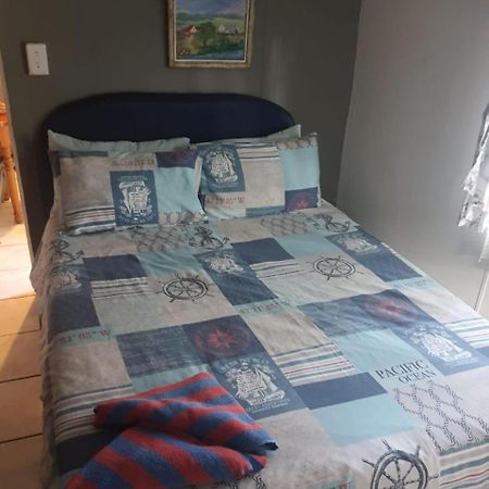 Chalet 2 Camping Style At Cynthias Country Outside Bathrooms Hartbeespoort Exterior foto